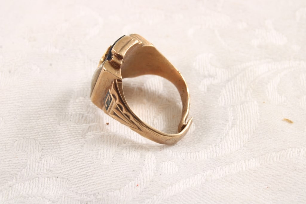 10kt Gold Class Ring Jostens Scrap - 3