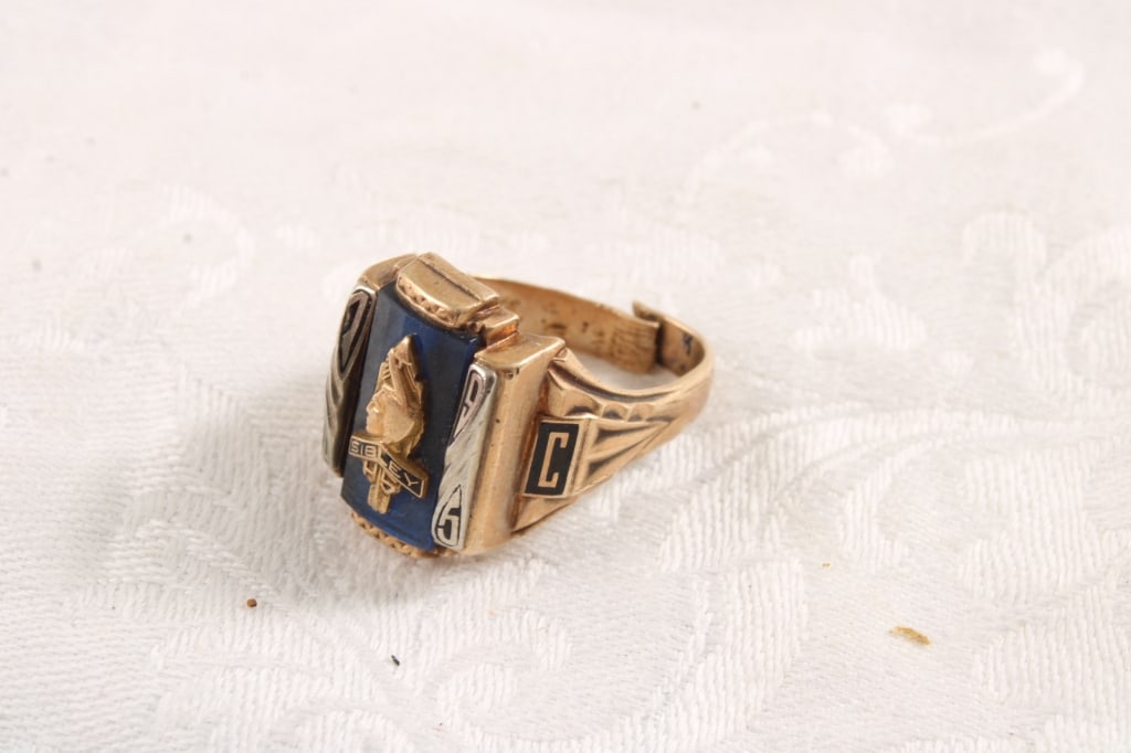 10kt Gold Class Ring Jostens Scrap - 4