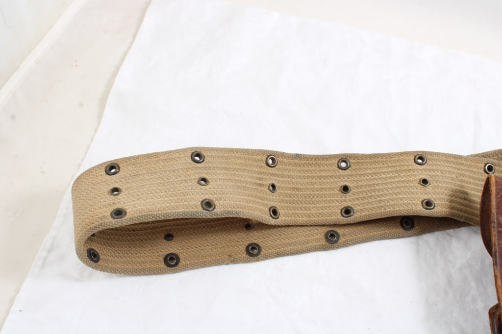 WW2 US Army Khaki Belt, Leather U.S. Holster - 4