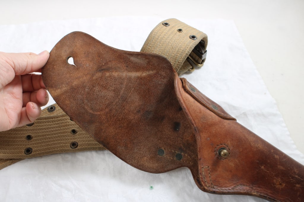 WW2 US Army Khaki Belt, Leather U.S. Holster - 6