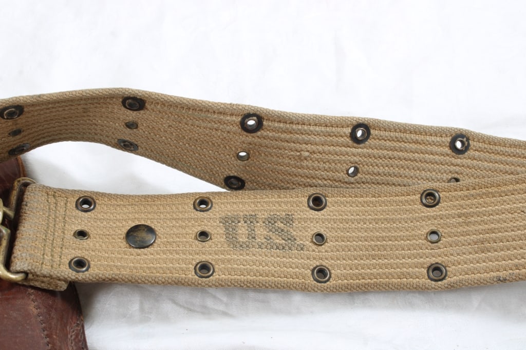 WW2 US Army Khaki Belt, Leather U.S. Holster - 9