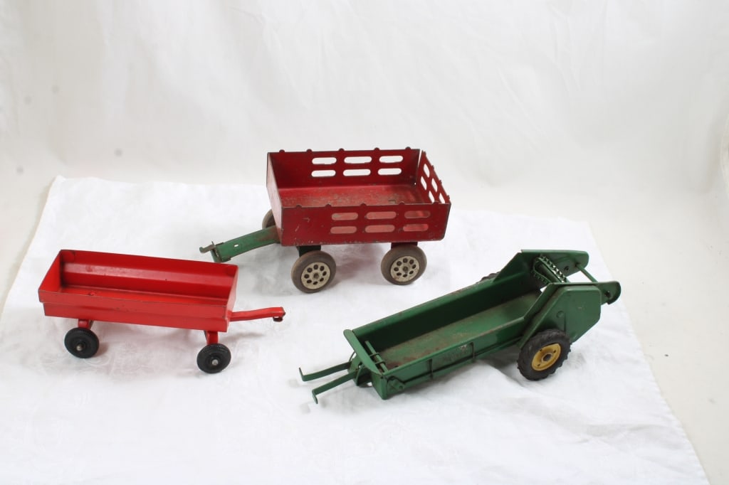 3 Pressed Steel Farm Implements Marx, Tru Scale (1 of 16)