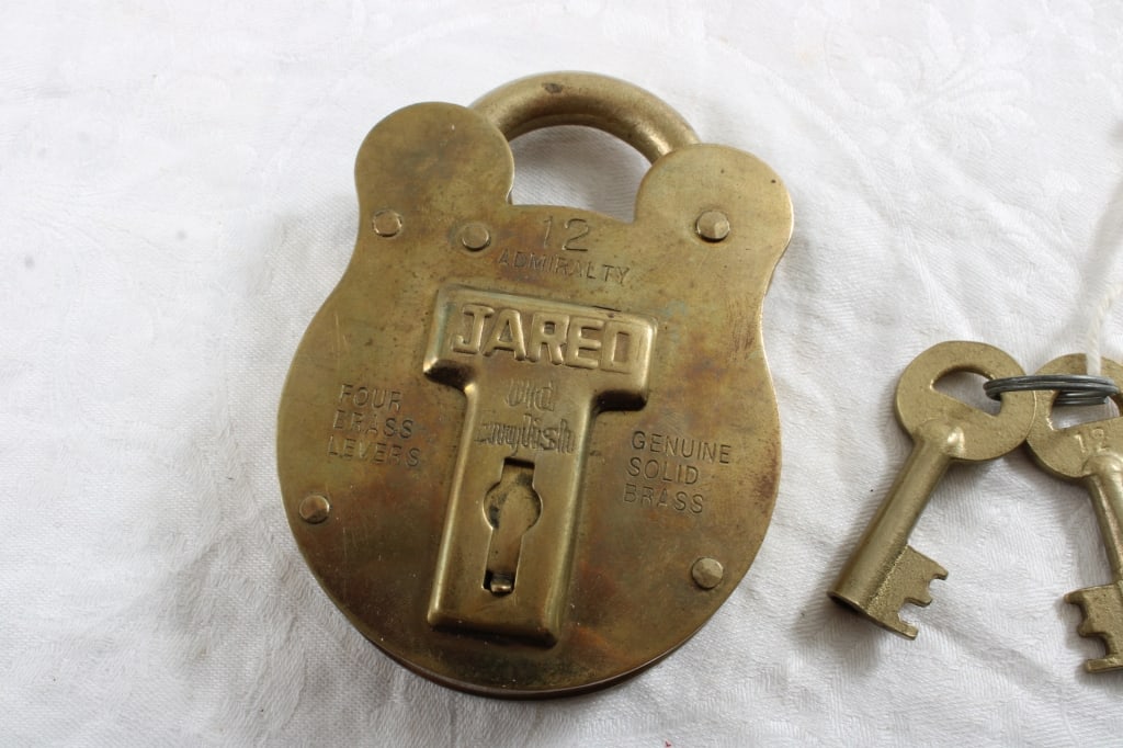 Admiralty Brass Padlock w/Keys Works Great - 3