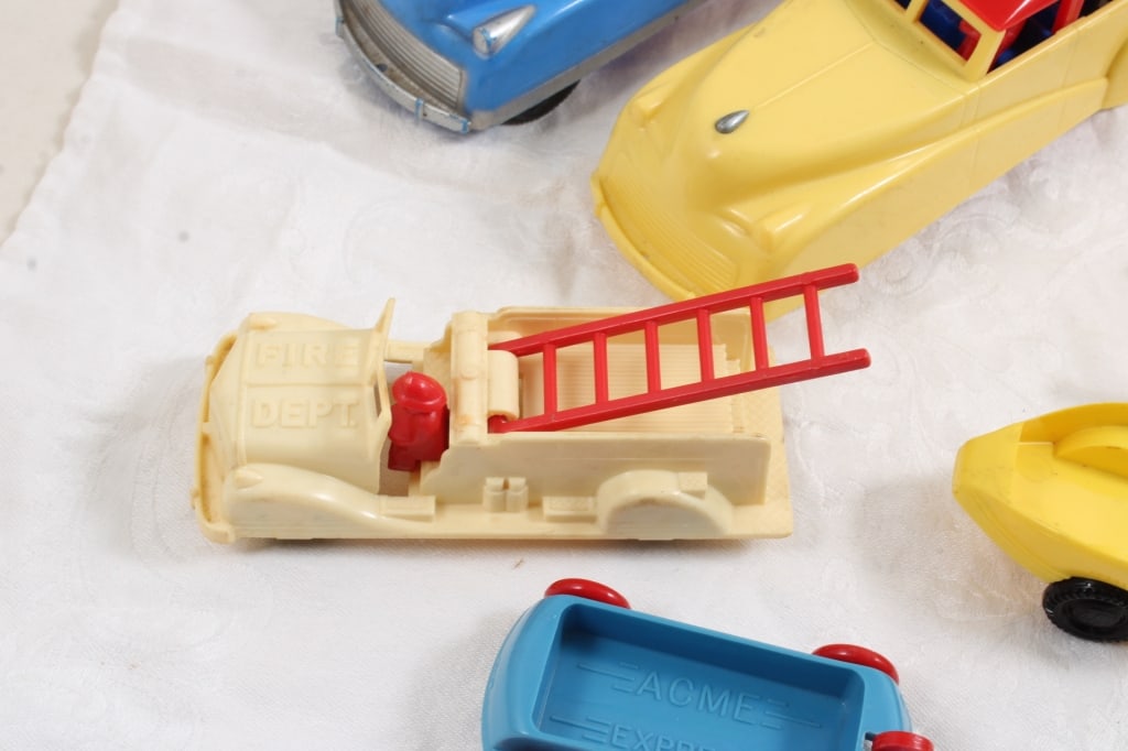 Renwal Plastic Cars, Trucks, Doll House Furniture - 3