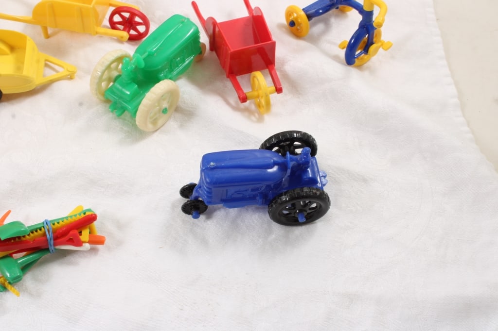 Renwal Plastic Cars, Trucks, Doll House Furniture - 9