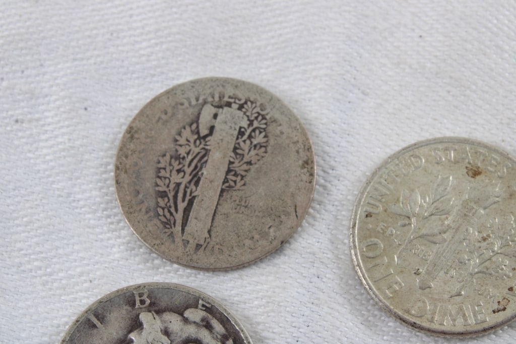 5 Silver Dimes & Confederate token - 12