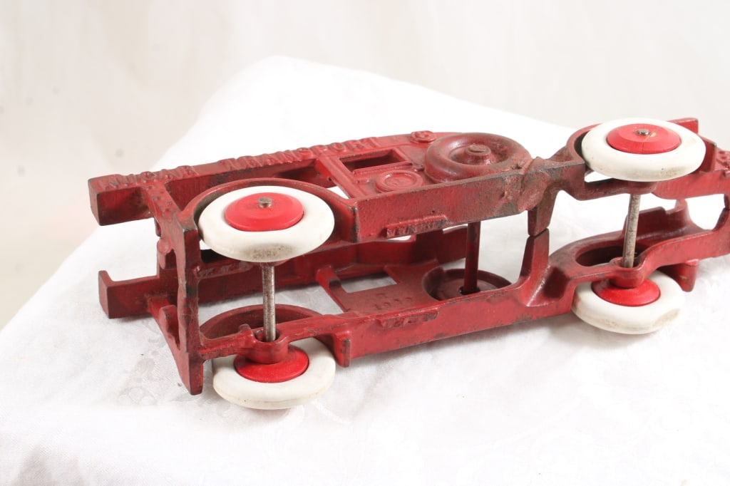 Hubley Nucar Transport Cast Iron Tractor Truck - 10