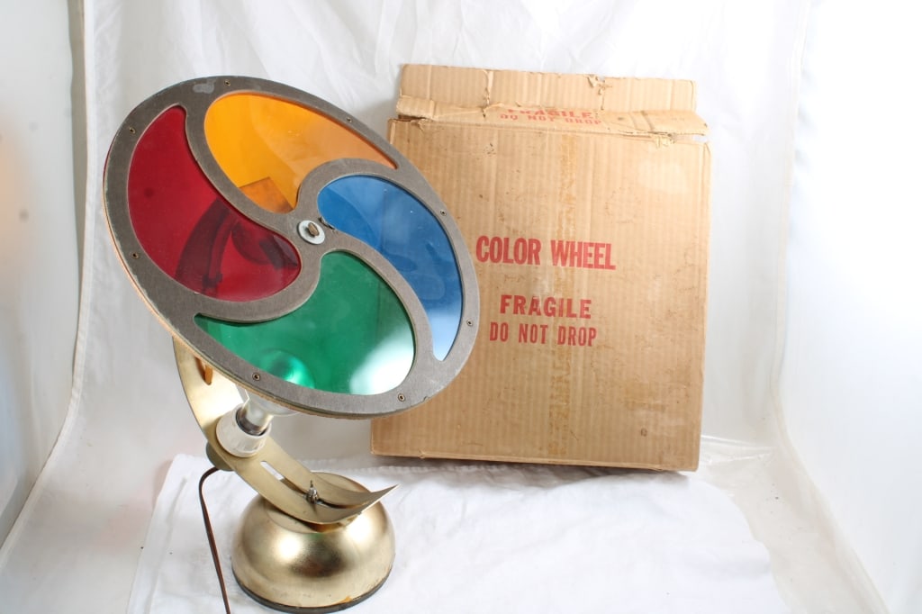Vtg. Color Wheel for Aluminum X-mas Tree Works (1 of 12)