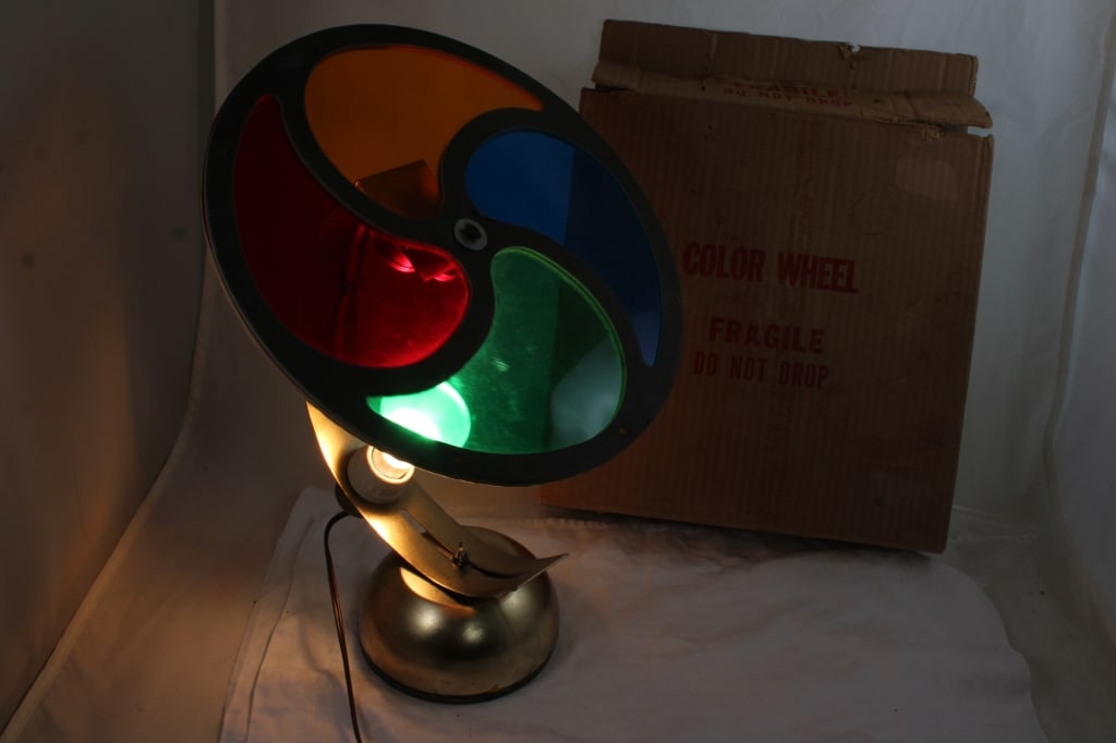 Vtg. Color Wheel for Aluminum X-mas Tree Works - 4