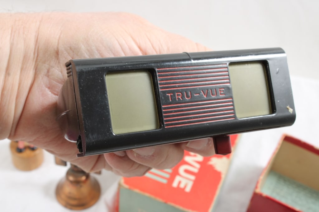 Cribbage Boards, Tru Vue Viewer, Cards, Bells - 12