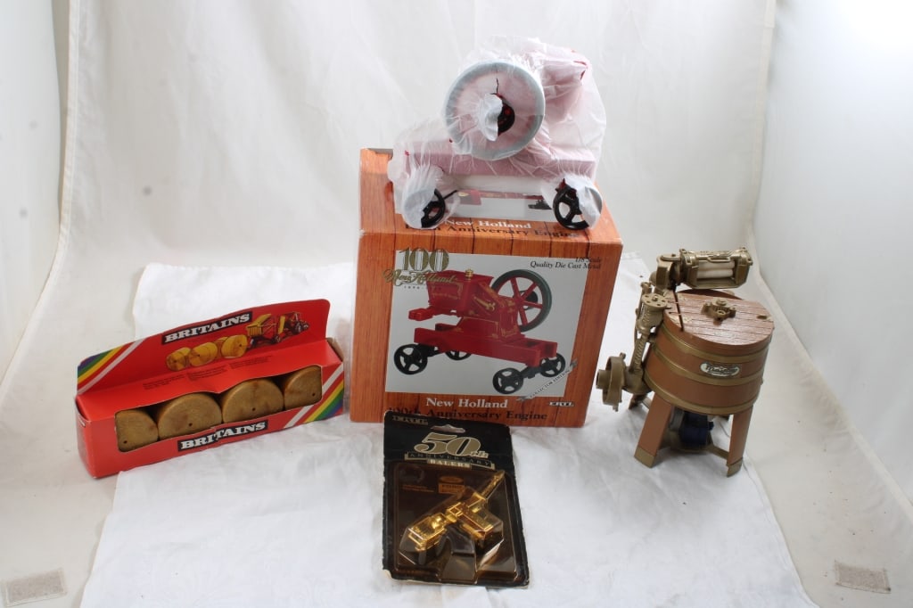 Maytag Washer, Ertl Baler, New Holland Engine (1 of 8)