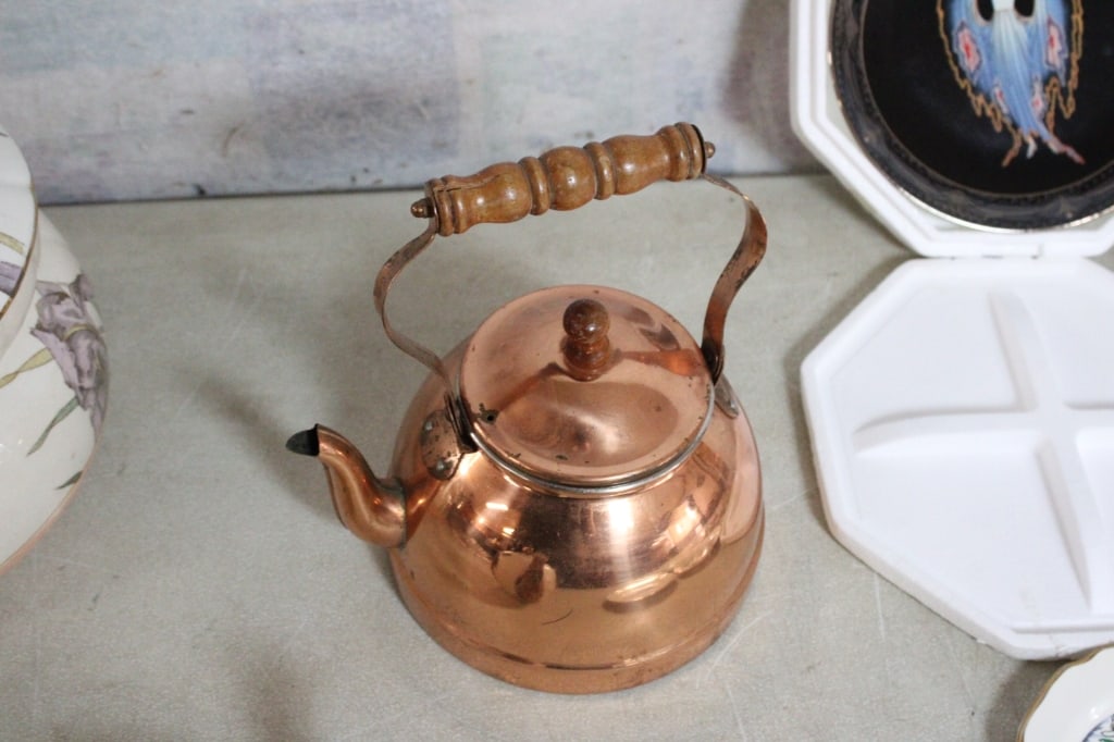 Teapots, Chamber Pot, Red Wing Pinbacks, Plus - 11