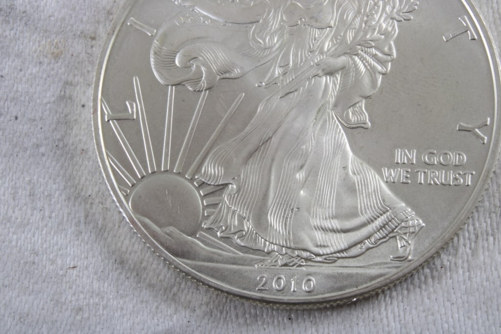 2010 1 Oz. Fine Silver Eagle - 3