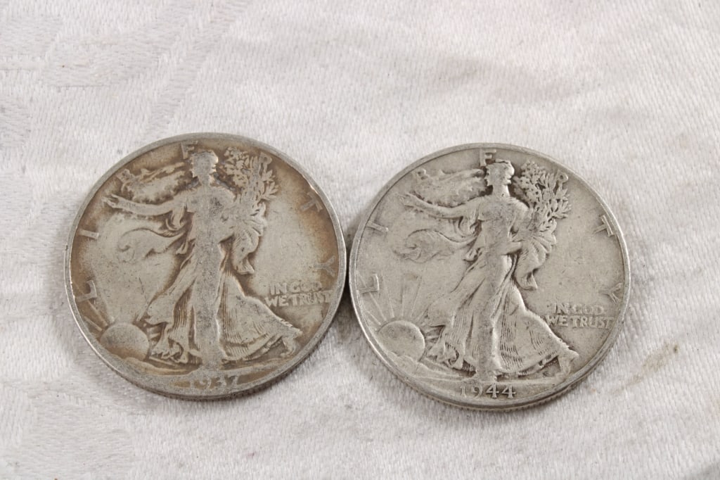 2 Walking Liberty Silver Half Dollars: 2 Walking Liberty Silver Half Dollars - 1936 1946 3 Oz. Lot Size 1.25" Diameter. Photos are part of description (Live Auctioneers only shows up to 20). Please ask questions and read terms &