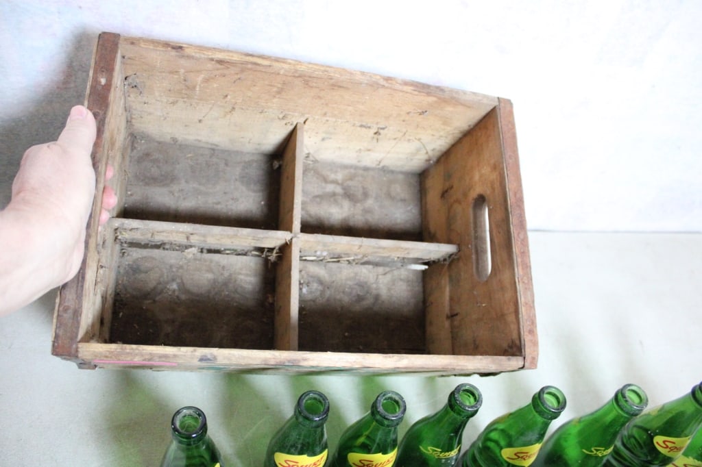 Canada Dry Crate with 24 Squirt 7 Oz Soda Bottles - 10