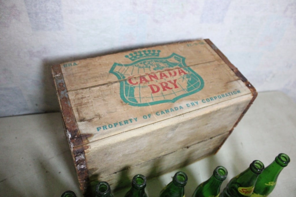 Canada Dry Crate with 24 Squirt 7 Oz Soda Bottles - 14