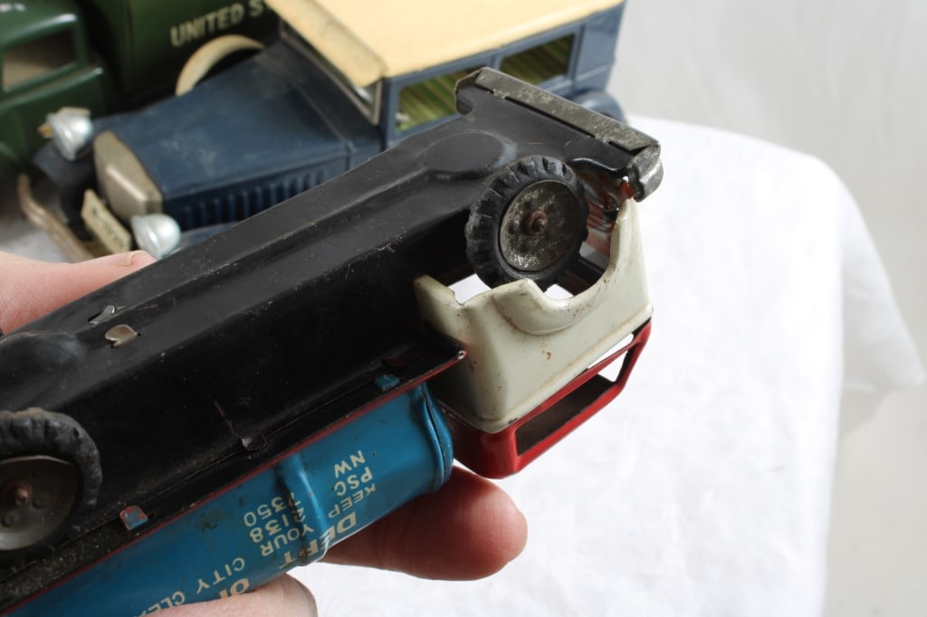 3 Tin Friction Army, Water Truck, Car Made Japan - 11