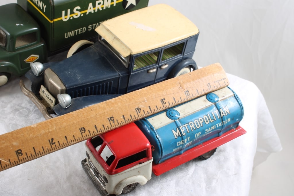 3 Tin Friction Army, Water Truck, Car Made Japan - 3