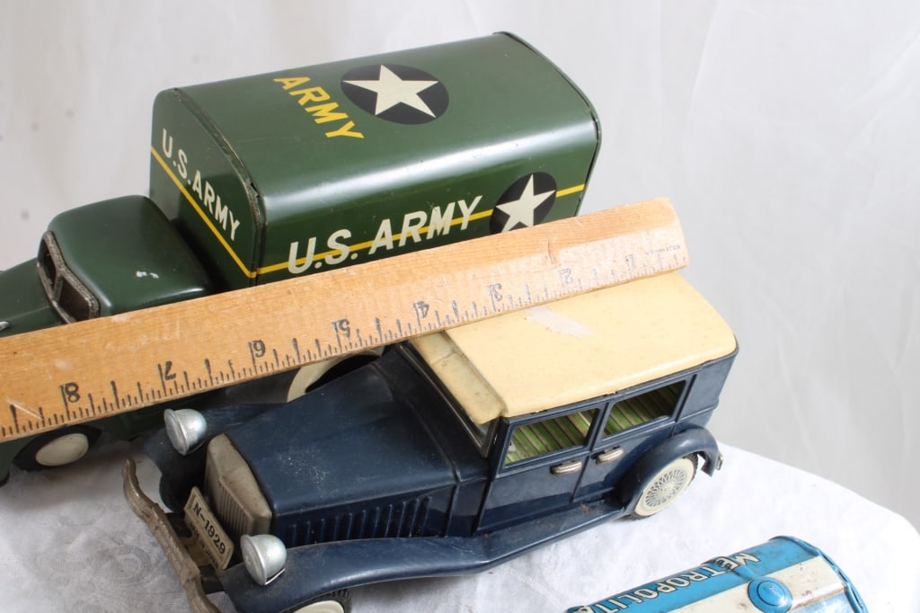 3 Tin Friction Army, Water Truck, Car Made Japan - 4