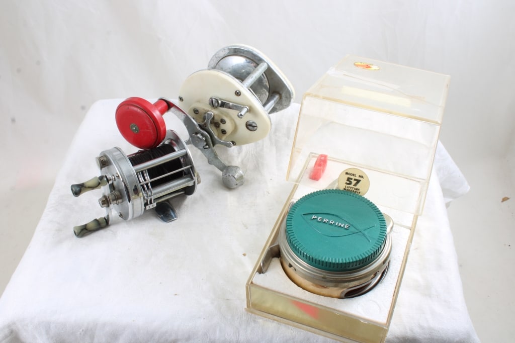 3 Vintage Fishing Reels (1 of 17)