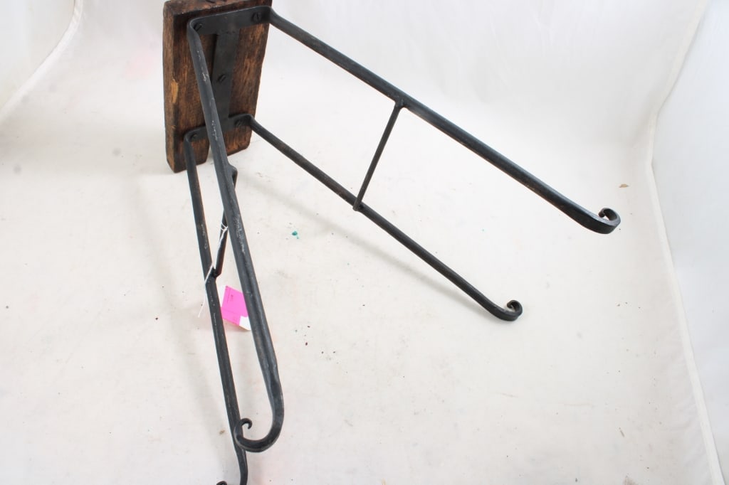 Folk Art Pendulum Balance Saw Man Lumberjack - 10