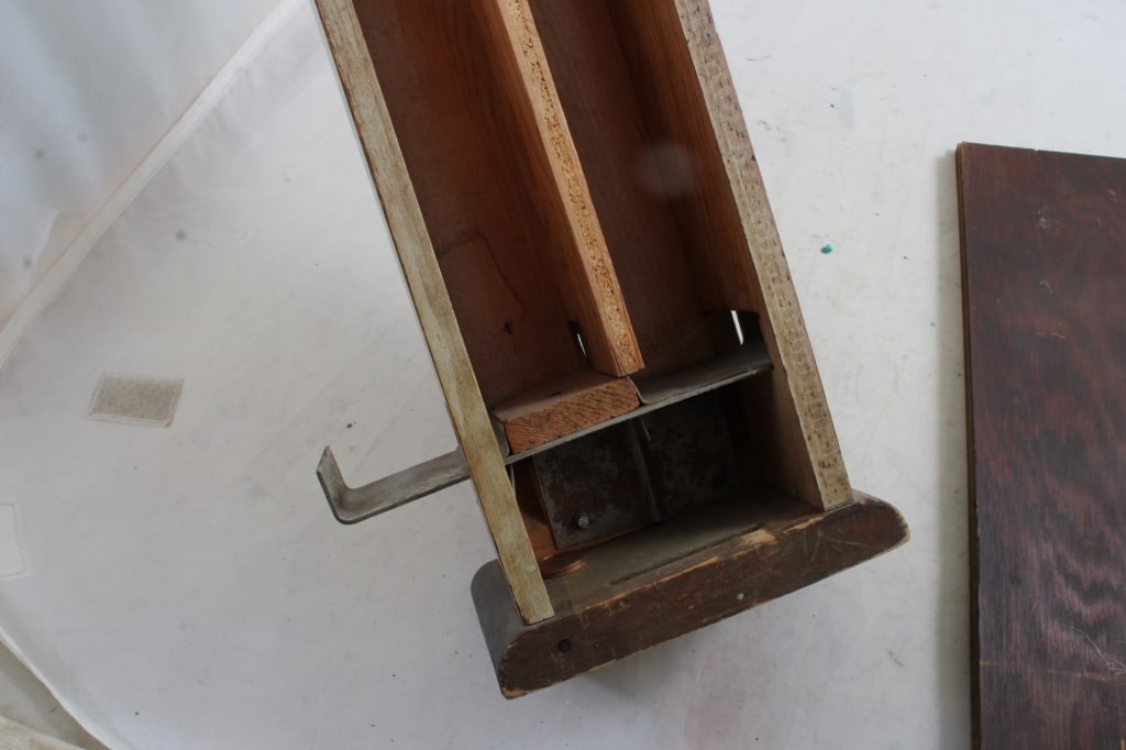 Universal Wood Matchbook Vending Machine 1 Cent - 7