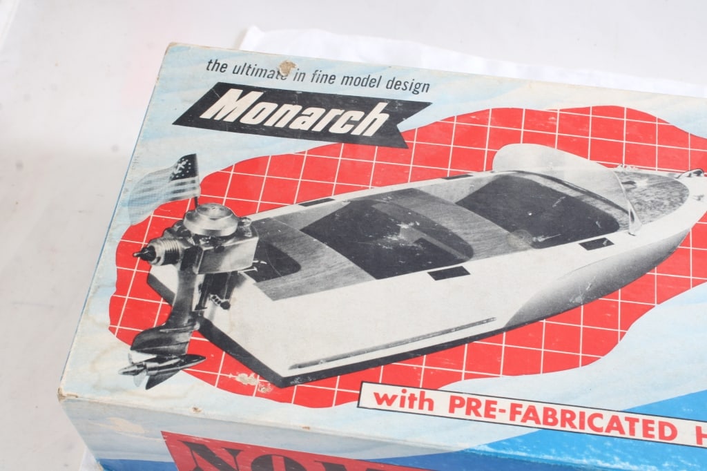 Monarch Nomad Runabout Model, Rubber Band Boat - 10