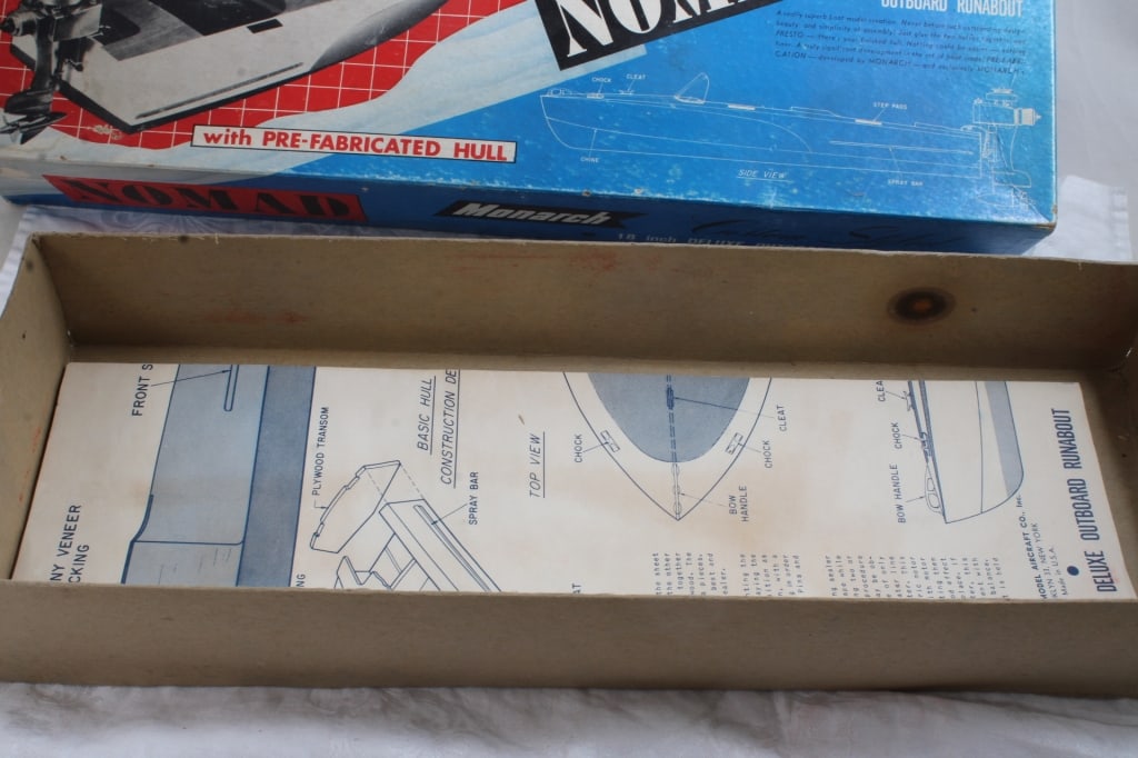 Monarch Nomad Runabout Model, Rubber Band Boat - 12