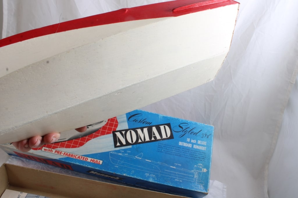 Monarch Nomad Runabout Model, Rubber Band Boat - 17