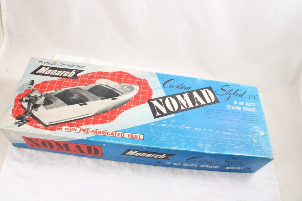 Monarch Nomad Runabout Model, Rubber Band Boat - 9