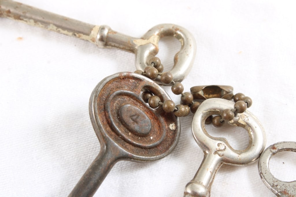 Antique Skeleton & Flat Skeleton Keys - 10