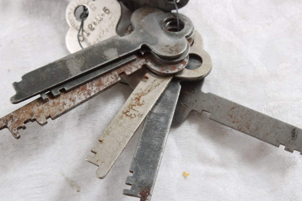 Antique Skeleton & Flat Skeleton Keys - 2