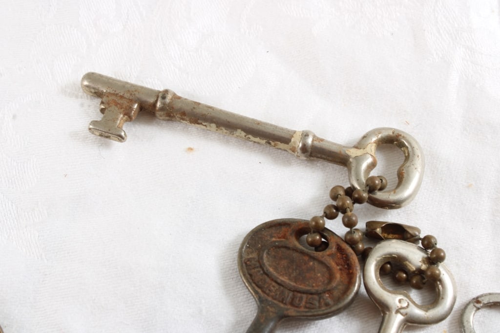 Antique Skeleton & Flat Skeleton Keys - 8