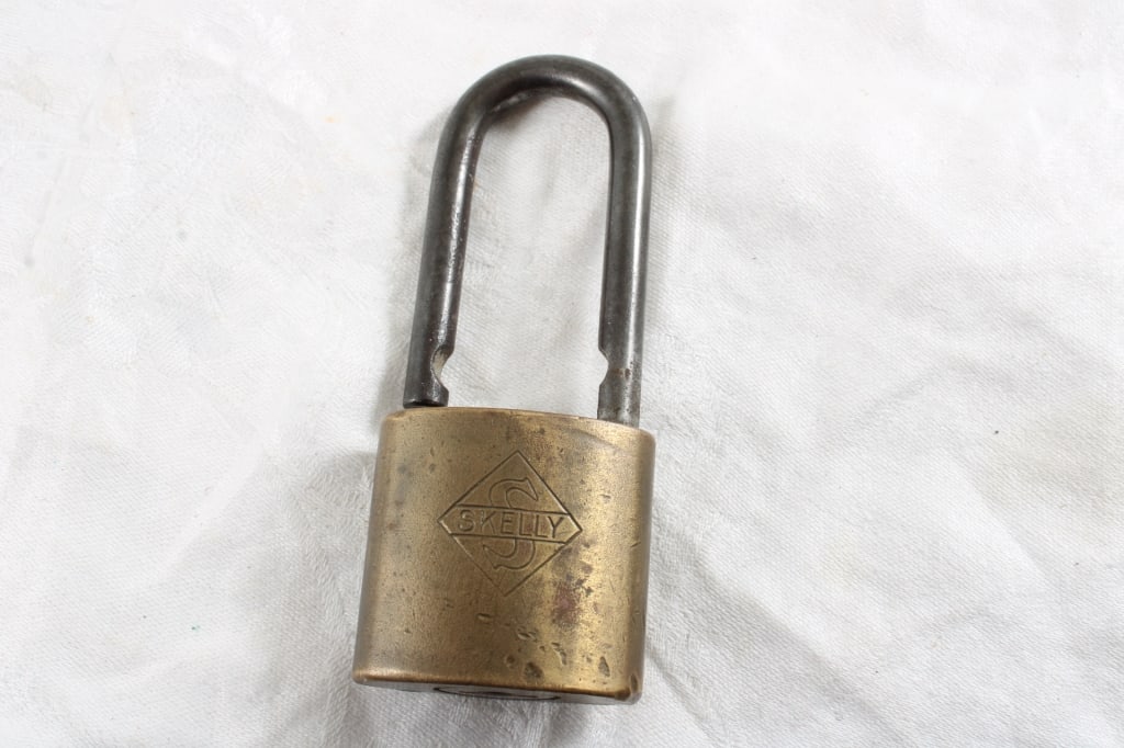 Skelly Brass Padlock Junkunic Bros. (1 of 6)