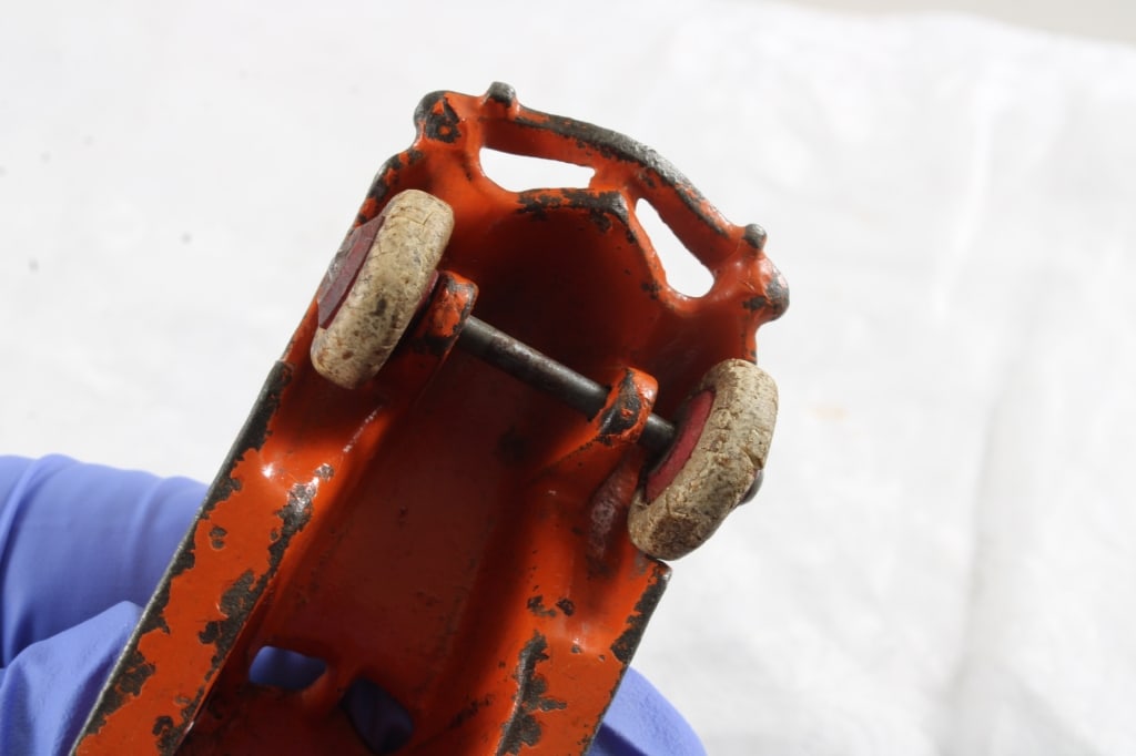 Hubley #2234 Cast Iron Tow Truck - 5