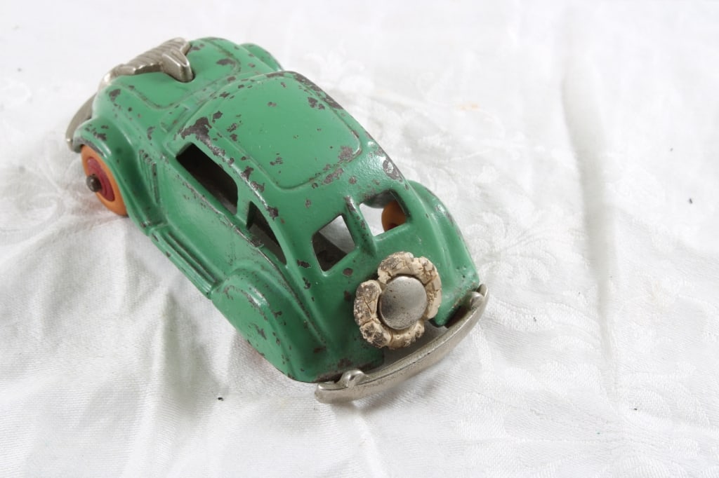 Hubley Chrysler Airflow Cast Iron Coupe - 2