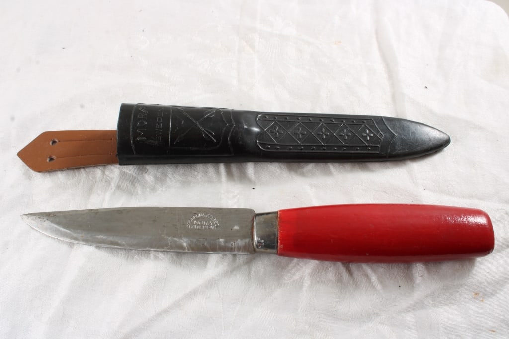 Broderna Jonsson Sweden Knife in Sheath (1 of 12)