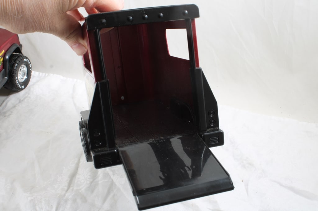 Nylint Flying N Ranch Pickup Truck, Horse Trailer - 17