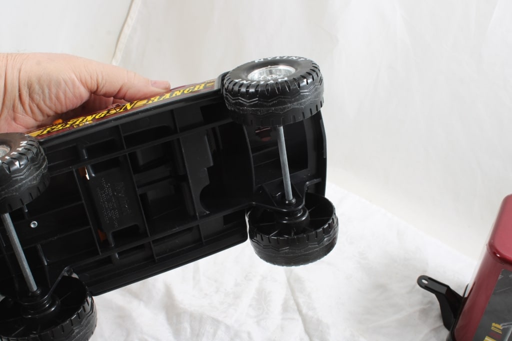 Nylint Flying N Ranch Pickup Truck, Horse Trailer - 9