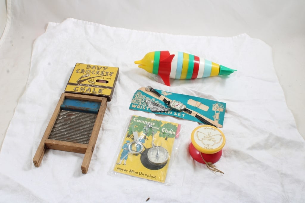 Children's Toys Davy Crockett, Yo-Yo, Wash Board (1 of 18)