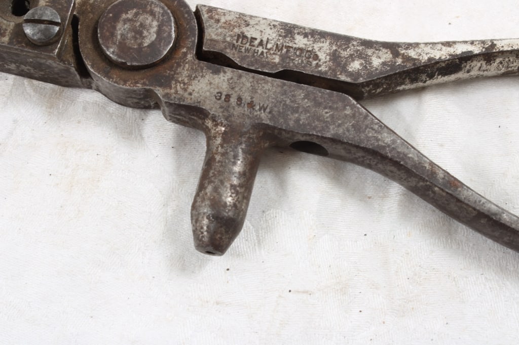 Ideal Manufacturing 38 Cal. S&W Bullet Mold - 4