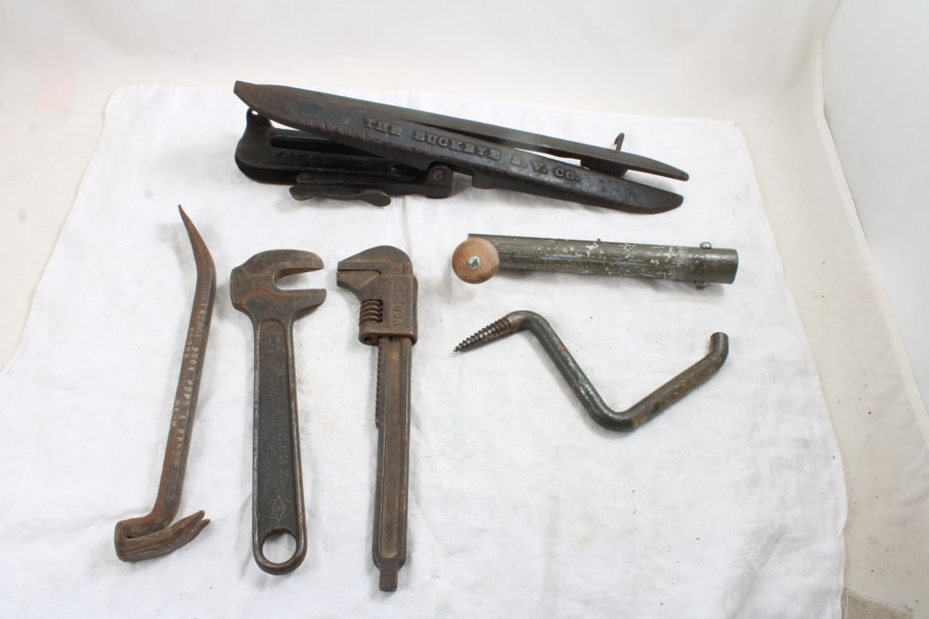 Antique Advertising Tools (1 of 19)