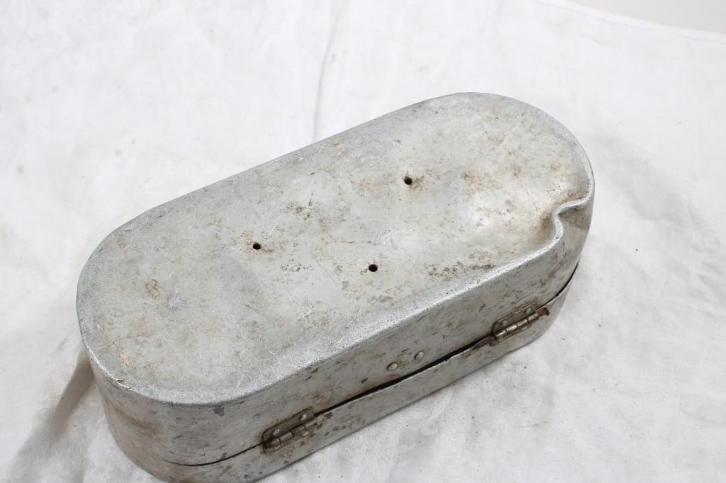 WW2 German Mess Kit, Luftwaffe Goggles in Case - 10