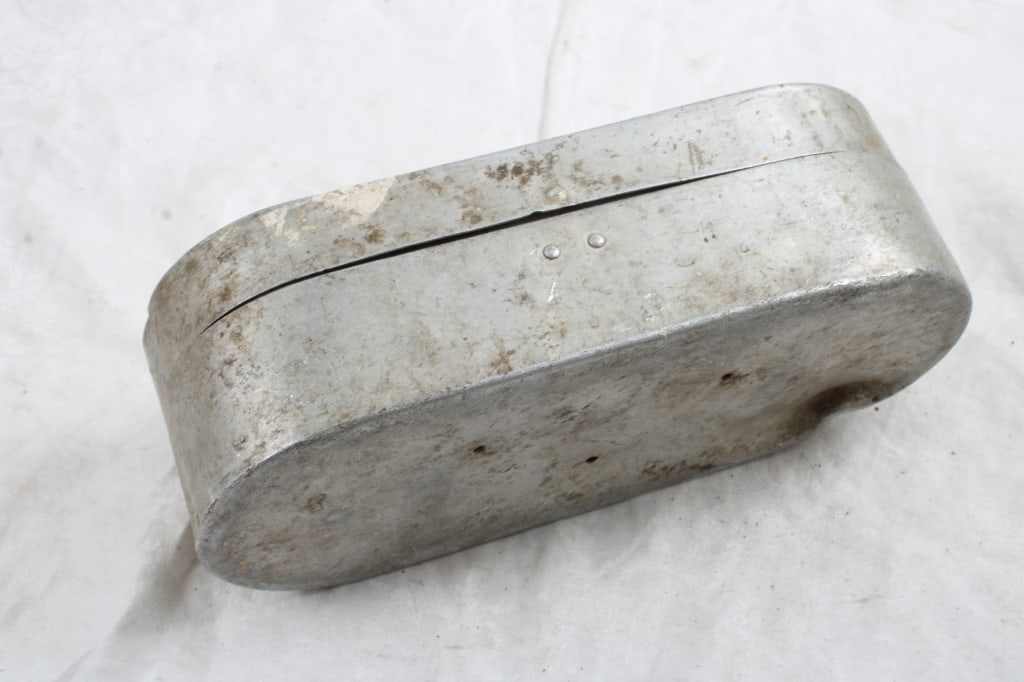 WW2 German Mess Kit, Luftwaffe Goggles in Case - 9