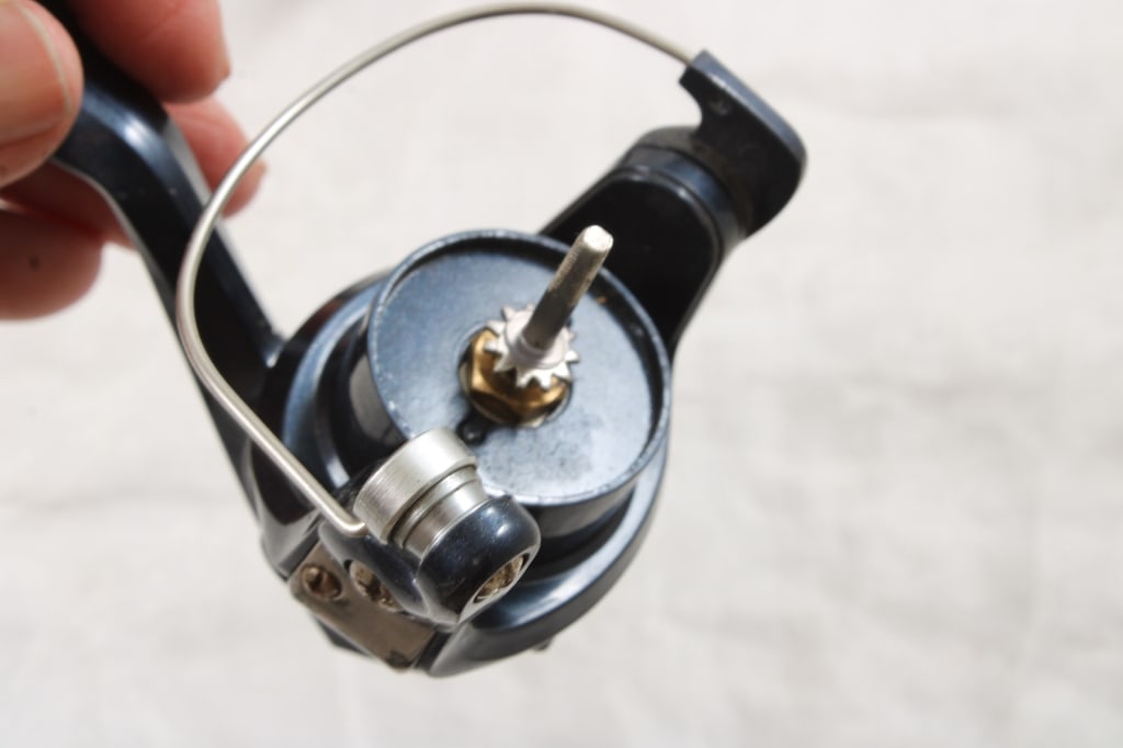 9 Vintage Fishing Reels - 12