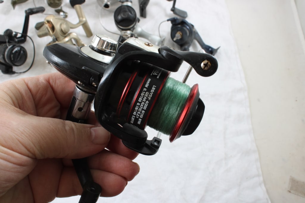 9 Vintage Fishing Reels - 5