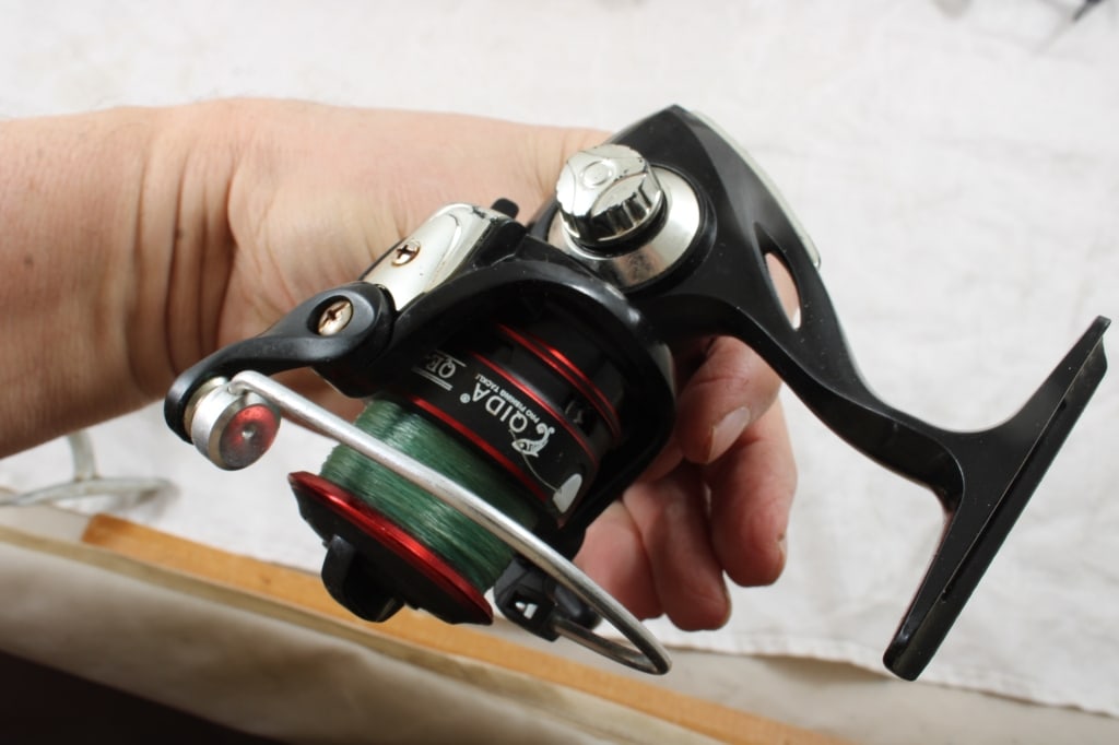 9 Vintage Fishing Reels - 6