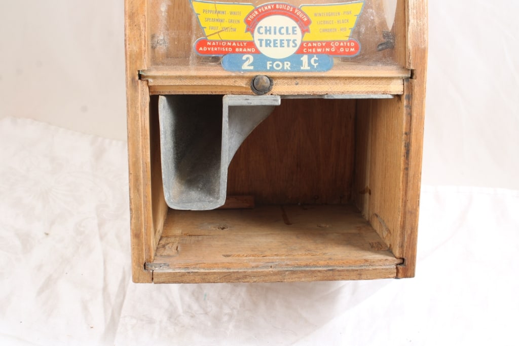 Wood Chicle Treets One Cent Vending Machine w/Key - 6