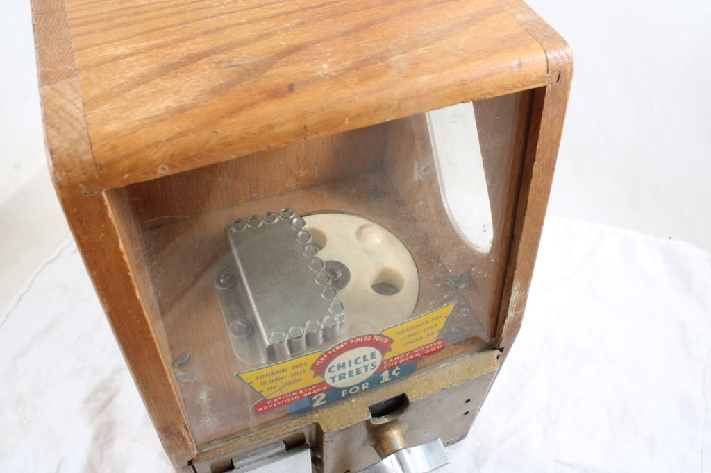 Wood Chicle Treets One Cent Vending Machine w/Key - 7