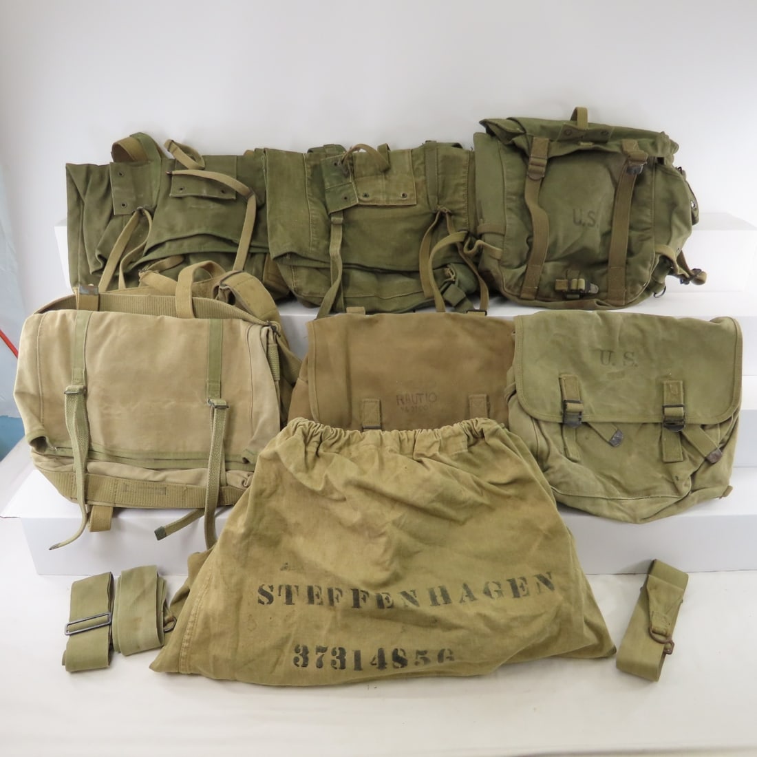 US Military Backpacks & Bags (1 of 18)